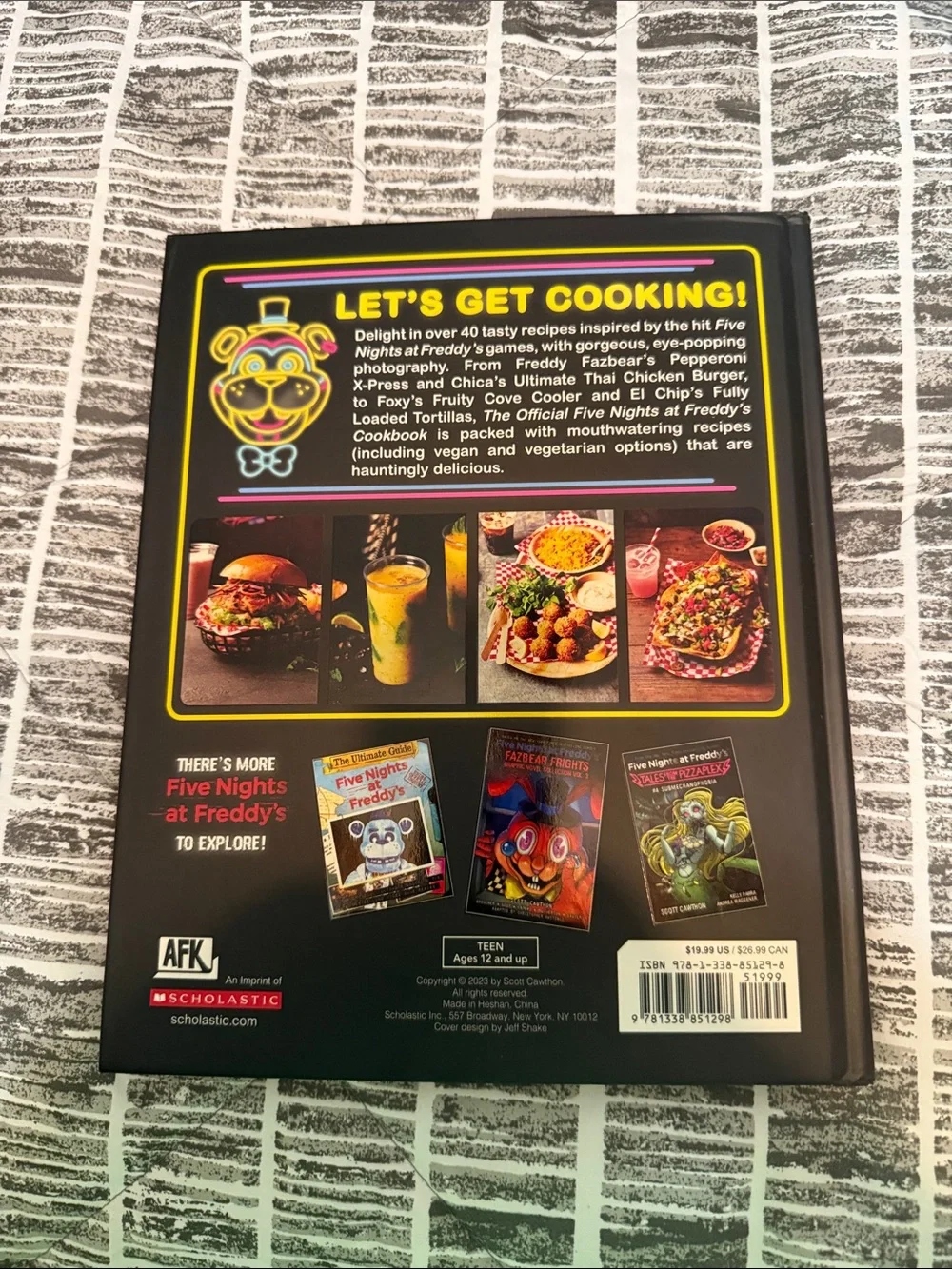 The Official Five Nights at Freddy's Cookbook: An AFK Book